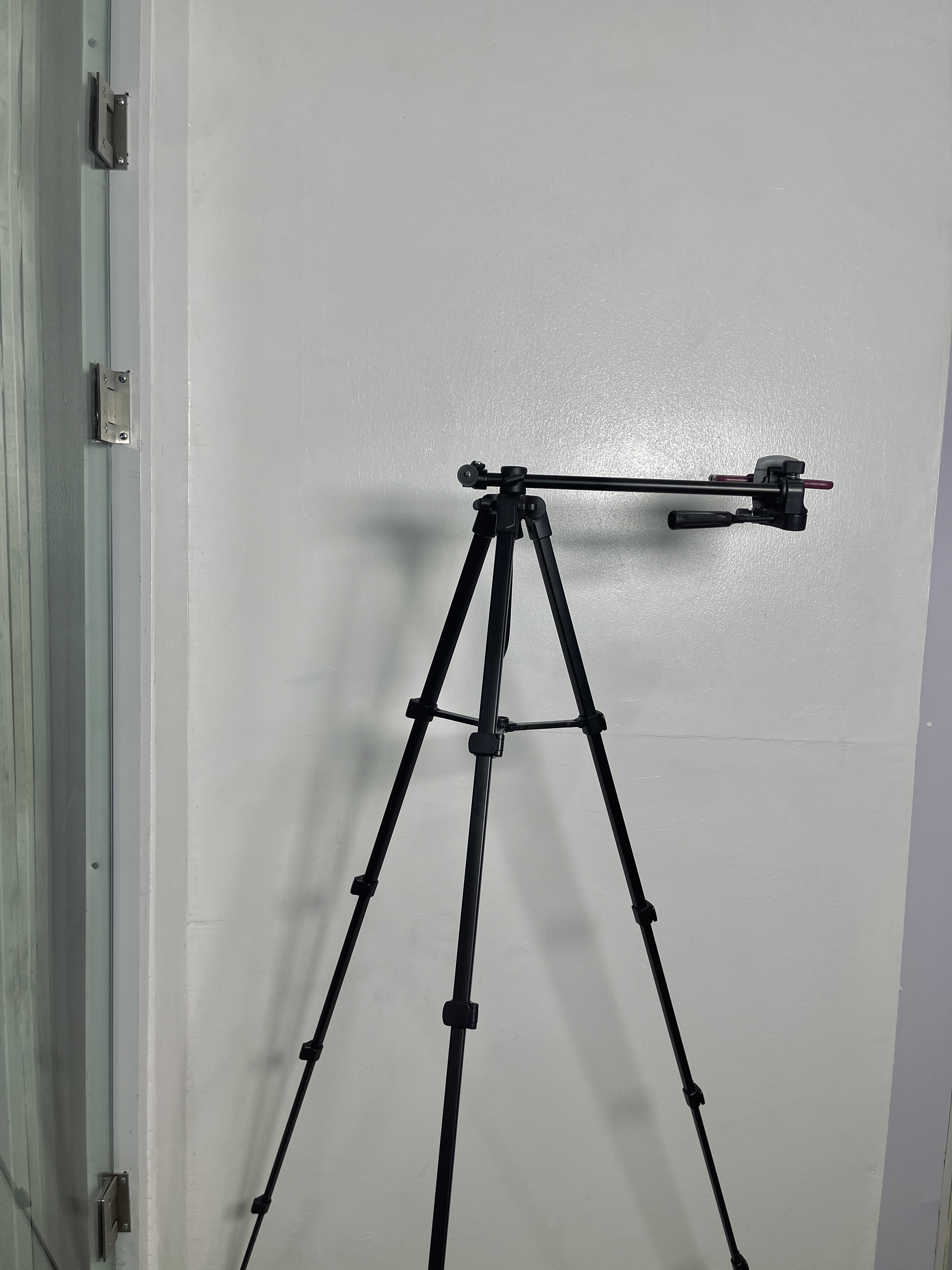 STILL THUGGIN IT varsity Jacket - white